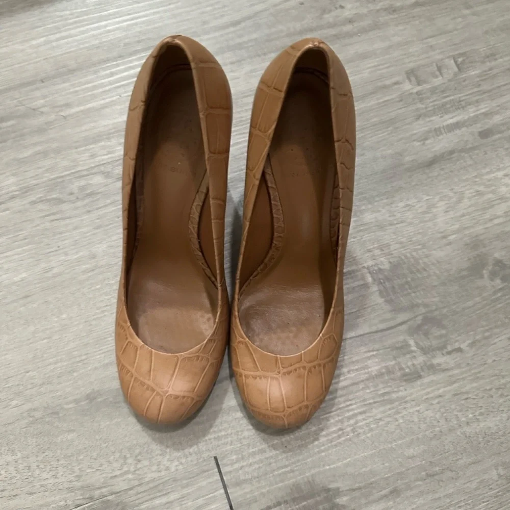 Tory Burch Chic Tan Croc-Patterned Heels Sz 6 neutral nude